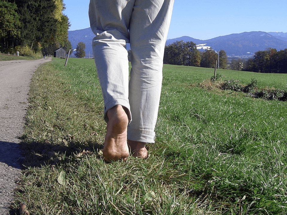 Marcher pieds nus aide à augmenter la puissance