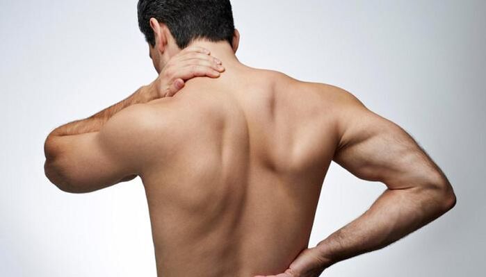 La hernie intervertébrale se manifeste par des maux de dos et entraîne une diminution des performances